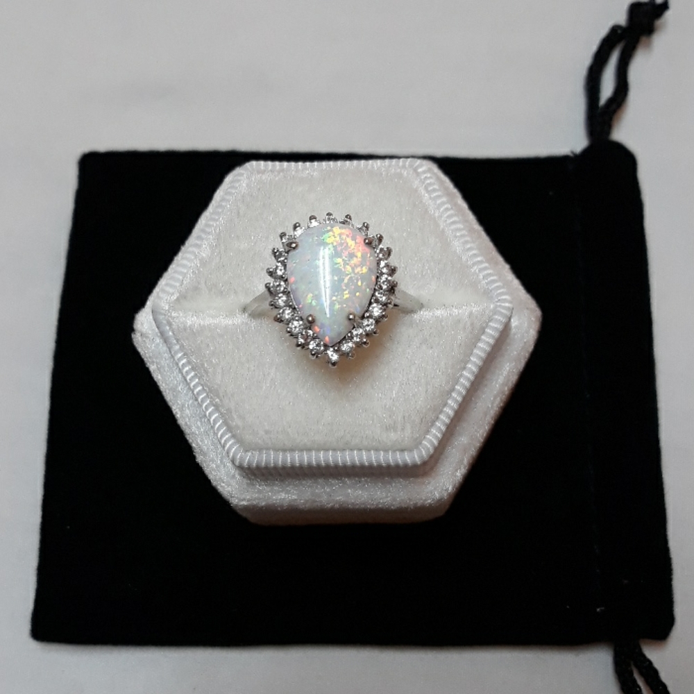 4ct Opal sterling silver ring size 7 NEW w/o tags